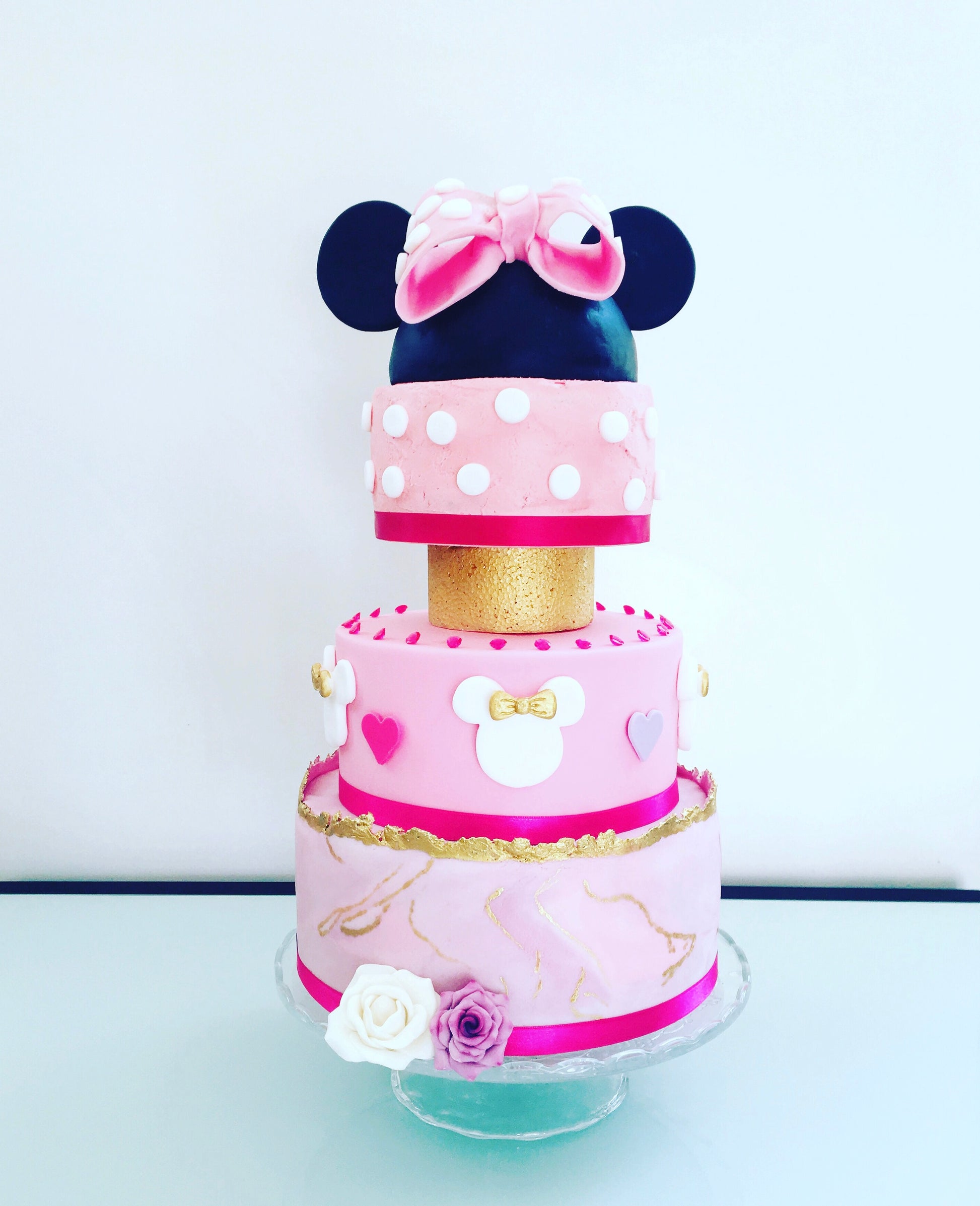 Minnie Cake 15 personnes + dummies – Sweets and Crumbs